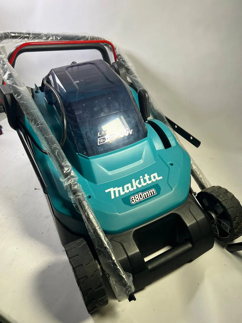 Makita DLM 382 Z Akku Rasenmäher 36 V ( 2x 18 V ) 38 cm 40 l - Reparaturgerät