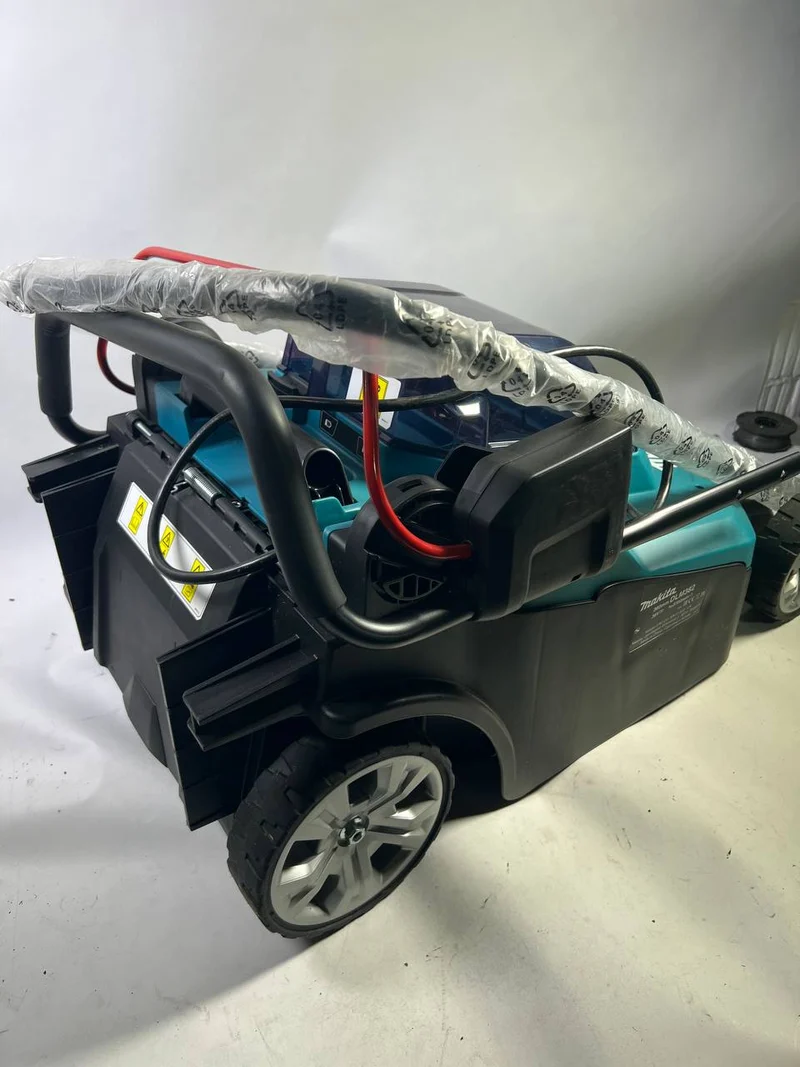 Makita DLM 382 Z Akku Rasenmäher 36 V ( 2x 18 V ) 38 cm 40 l - Reparaturgerät