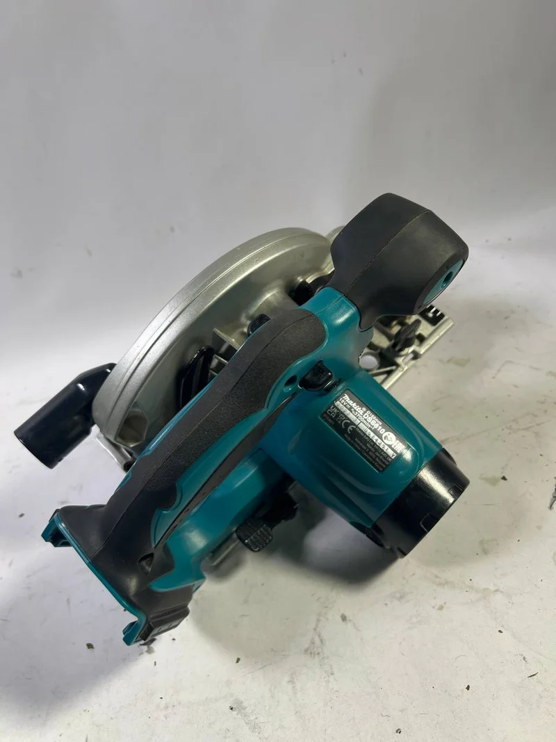 Makita DSS 610 Z Akku Handkreissäge 18 V 165 mm Solo - „Herstellergeprüft & überholt“
