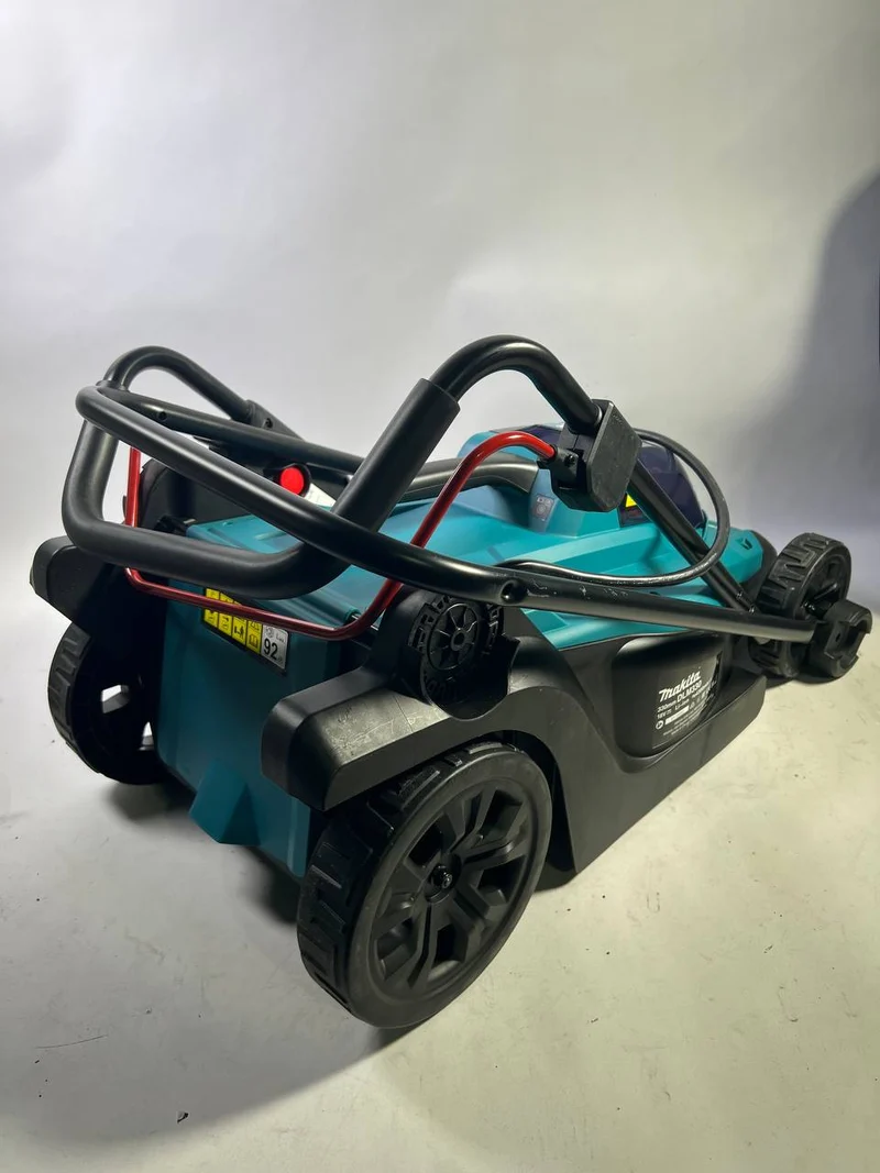 Makita DLM 330 Z Akku Rasenmäher 18 V 33 cm 30 l Solo - Reparaturgerät