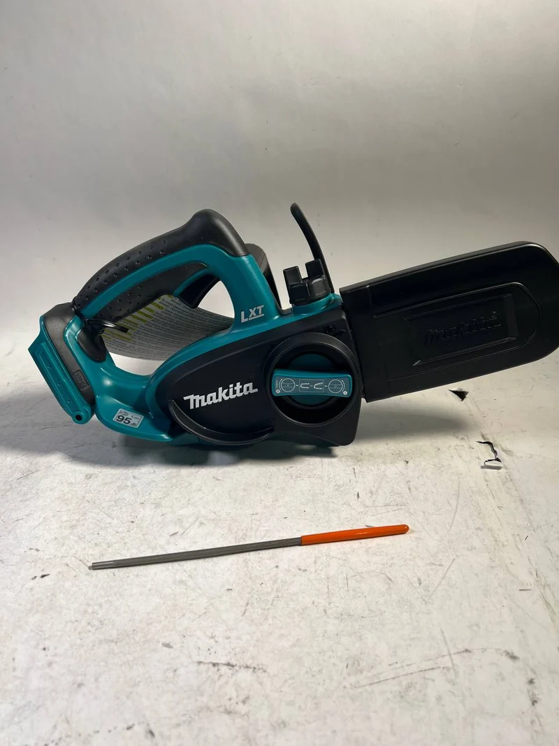 Makita DUC 122 Z 18 V Li-Ion Akku Kettensäge Solo ohne Akku u. Ladegerät - Neuwertig