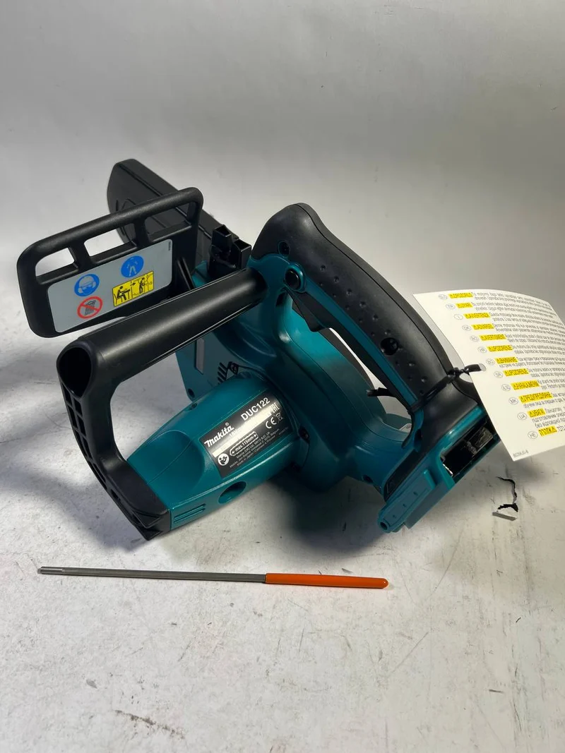 Makita DUC 122 Z 18 V Li-Ion Akku Kettensäge Solo ohne Akku u. Ladegerät - Neuwertig
