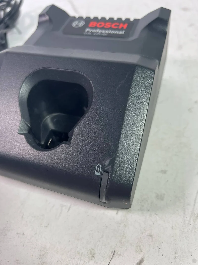 Bosch GAL 12V-40 Professional Schnell Ladegerät für 12V Akkus ( 1600A019R3 ) - Neuwertig