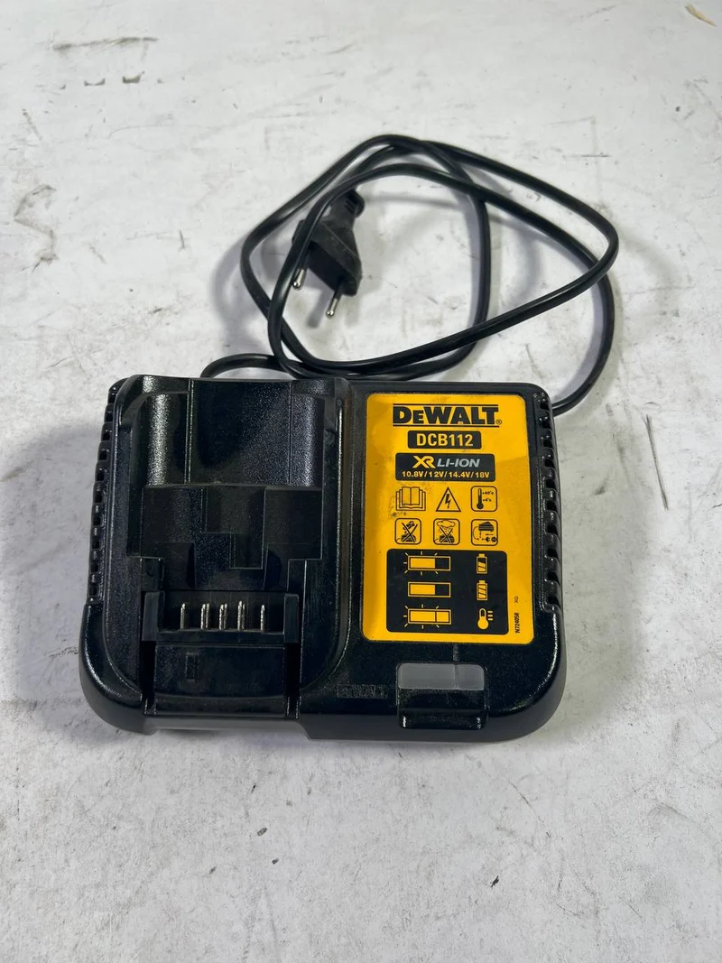 DeWalt DCB 112 XR Li-Ion Ladegerät für 10.8, 14.4 & 18 V Akkus - Gebraucht