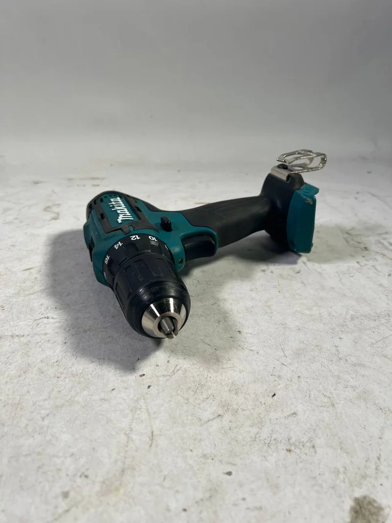 Makita DF331DZ Solo - Stark Gebraucht