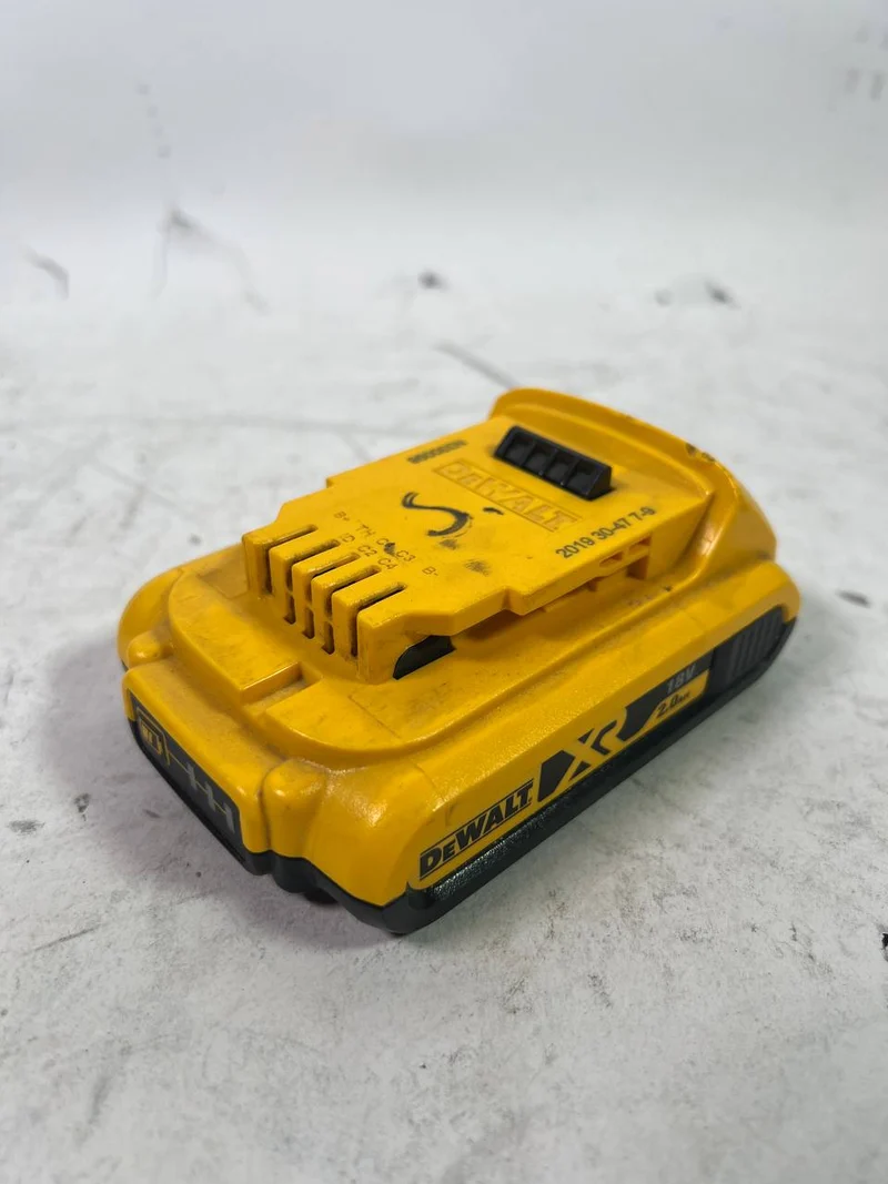 DeWalt DCB 183 Akkupack 18 V 2,0 Ah / 2000 mAh XR Li-Ion Akku - mit Ladestandanzeige - Gebraucht
