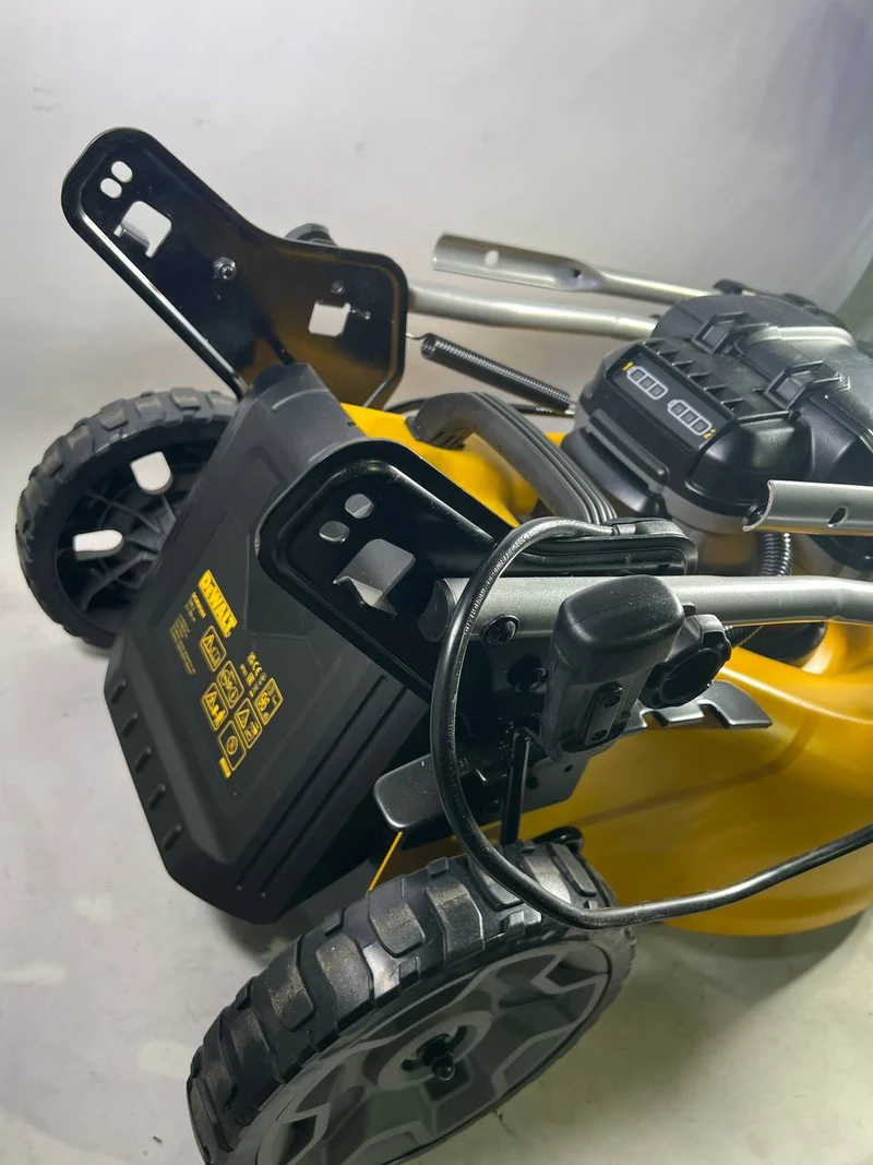 DeWalt DCMW 564 N Akku Rasenmäher 36 V ( 2x 18 V ) 48 cm Brushless Solo - Reparaturgerät