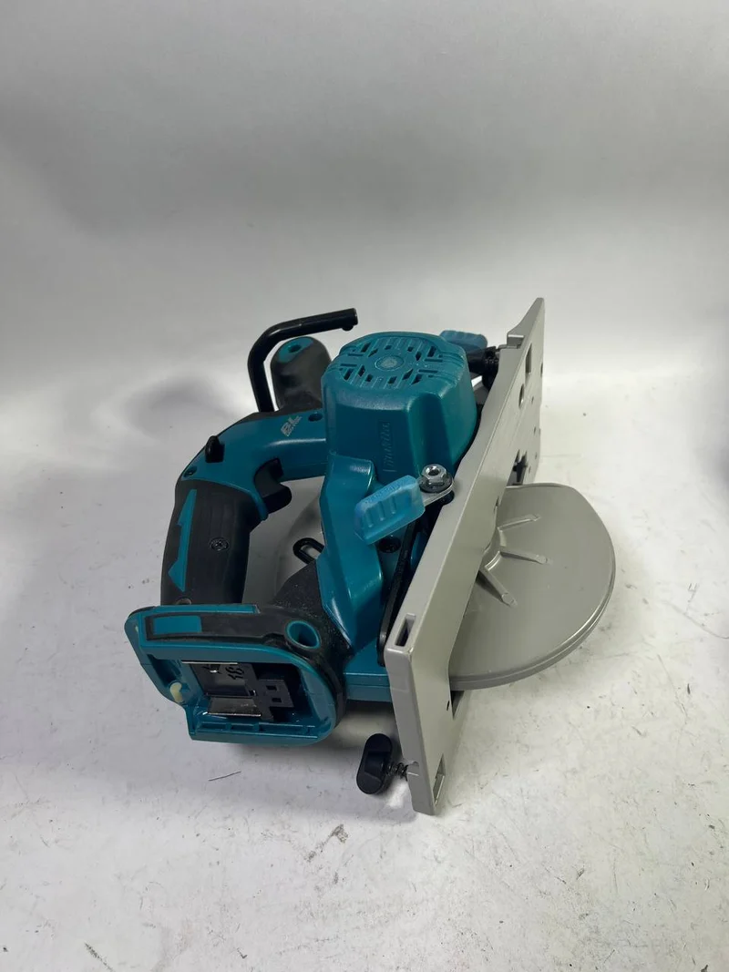 Makita DHS 680 Z Akku Handkreissäge 18V 165 mm Solo - ohne Akku, ohne Ladegerät - „Herstellergeprüft & überholt“