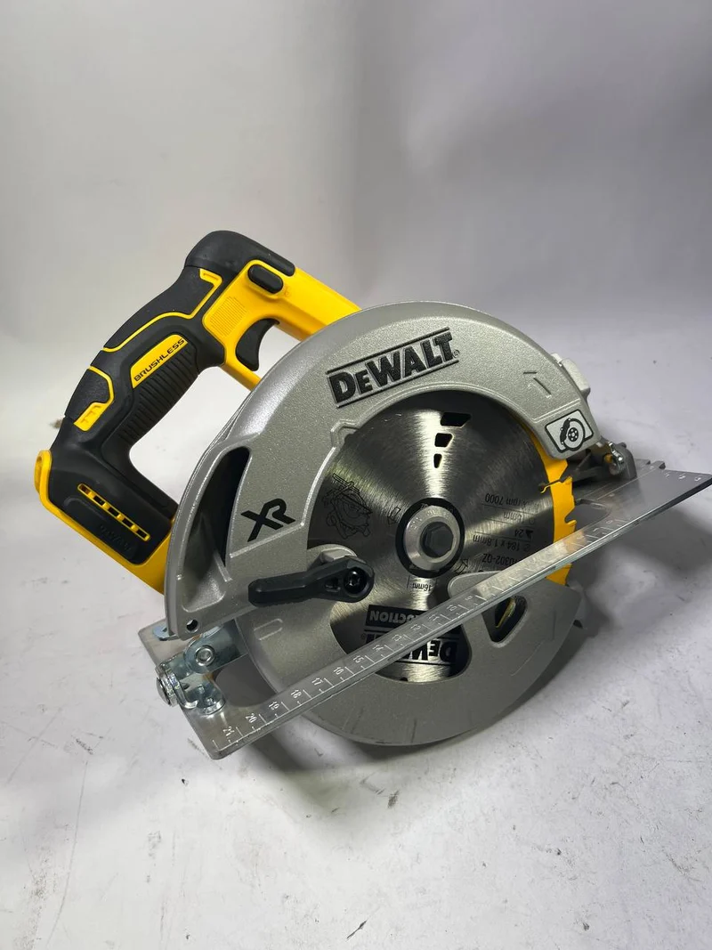 DeWalt DCS 570 N Akku Handkreissäge 18 V 184 mm Brushless Solo - Reparaturgerät