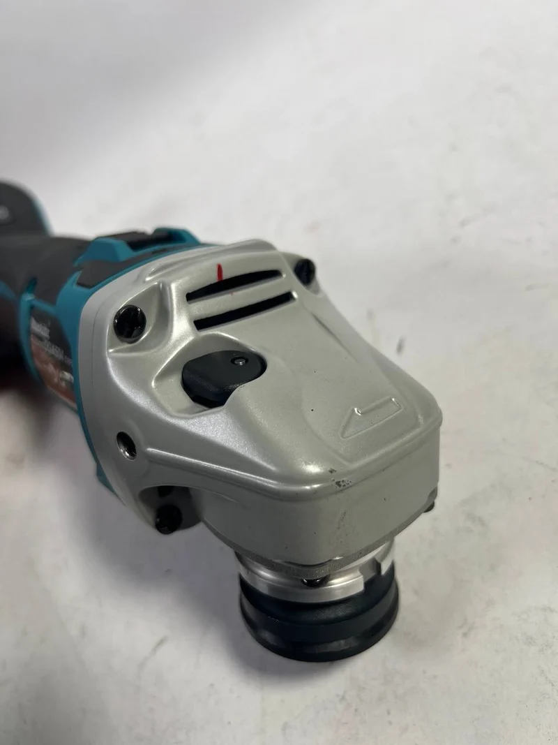 Makita DGA 504 Z Akku Winkelschleifer 18V 125mm Brushless Solo - Leicht Gebraucht