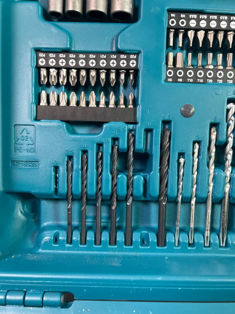 Makita HP 488 DAEX1 Akku Schlagbohrschrauber 18 V 42 Nm G-Serie + 2x Akku 2,0 Ah + Ladegerät + . Zubehörset + Koffer - Unvollständig