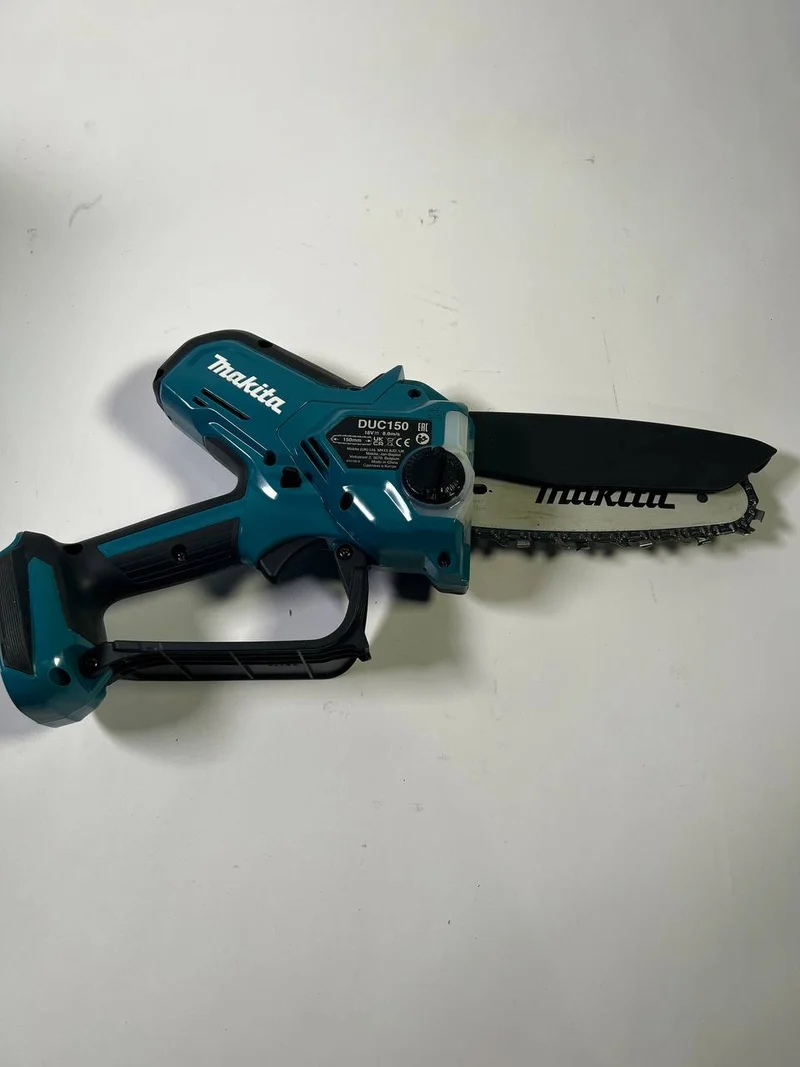 Makita DUC 150 Z01 Akku Kettensäge 18 V 15 cm Brushless Solo - Leicht Gebraucht