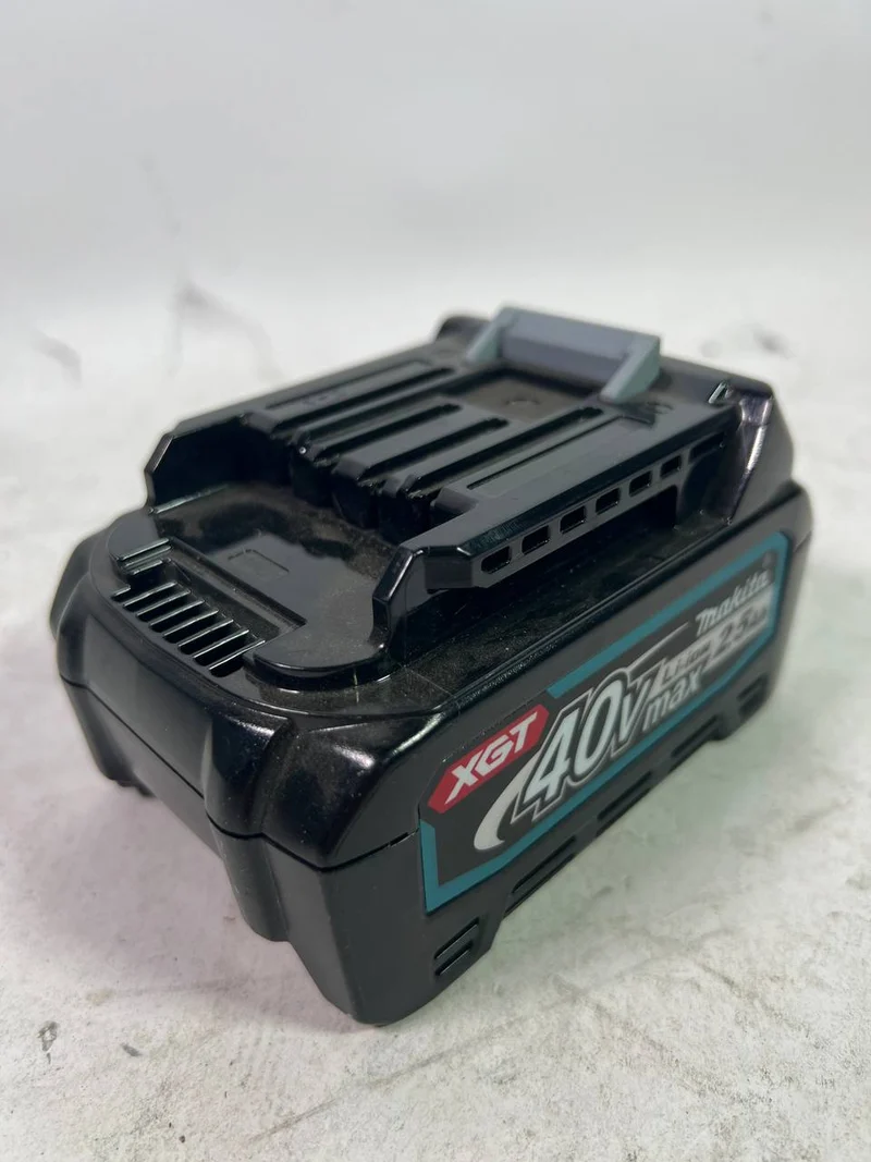 Makita BL 4025 Akku 40 V max. 2,5 Ah XGT Li-Ion Akku ( 191B36-3 ) IP64 Schutzklasse mit LED Anzeige - Leicht Gebraucht