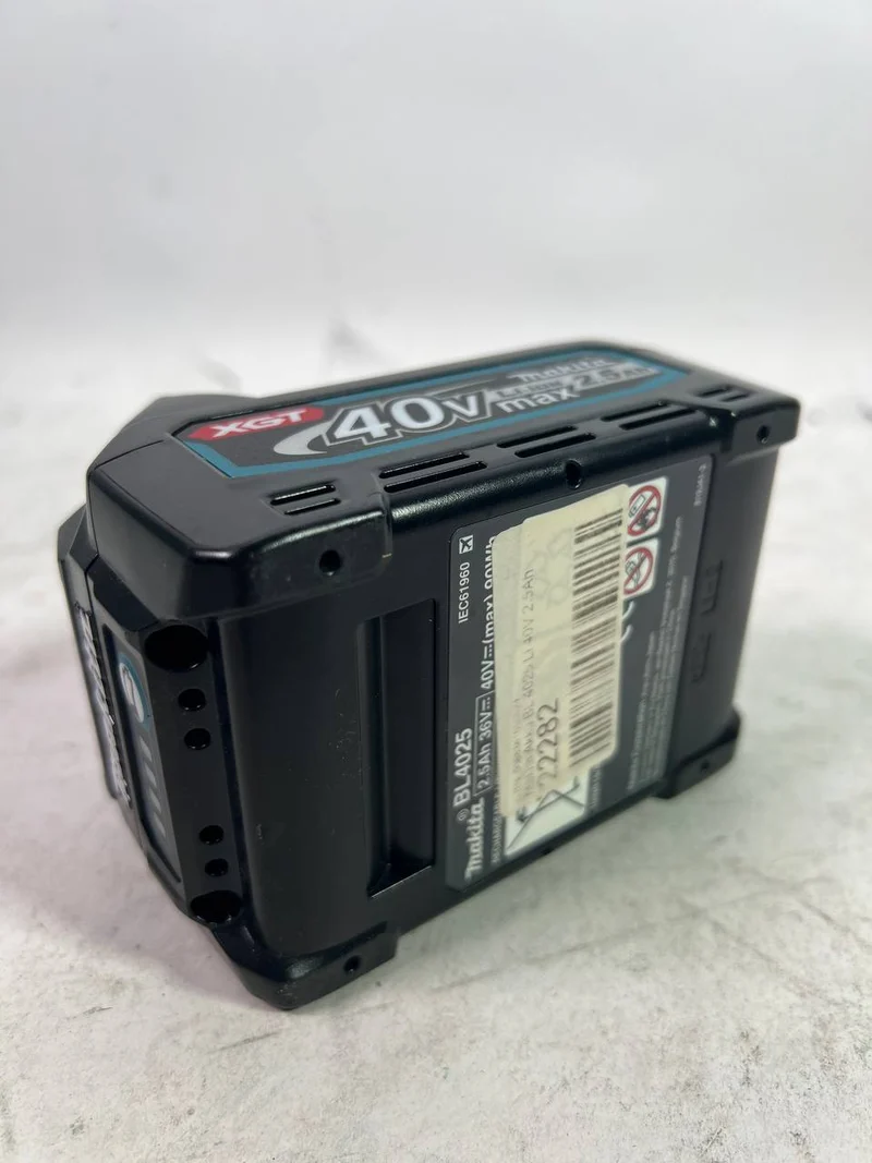 Makita BL 4025 Akku 40 V max. 2,5 Ah XGT Li-Ion Akku ( 191B36-3 ) IP64 Schutzklasse mit LED Anzeige - Leicht Gebraucht